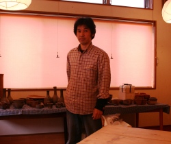剛先生の工房にて