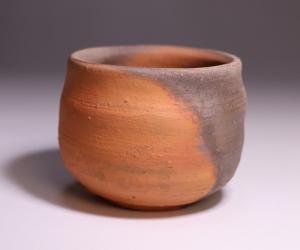 高力芳照 作 「備前酒呑」