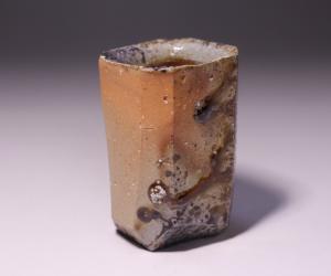 伊勢崎晃一朗 作 「窯変角酒呑」