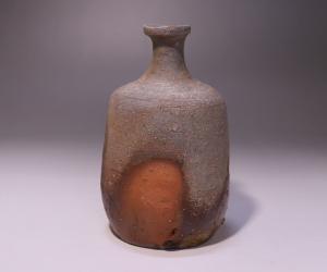 金重 愫 作 「備前徳利」