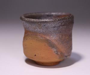 高力芳照 作 「備前酒呑」