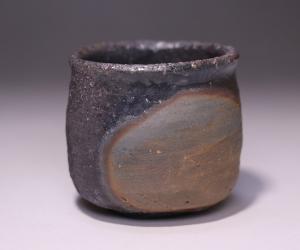 高力芳照 作 「備前酒呑」