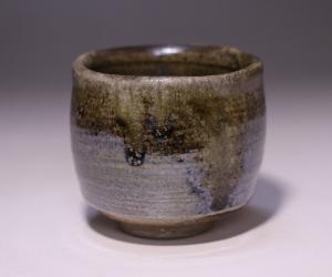山本 出 作 「備前ブルゴーニュ土流胡麻酒呑」