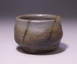 高力芳照 作 「備前引出玄襷酒呑」