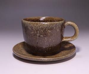 秋谷昌央 作 「備前カップ＆ソーサー」