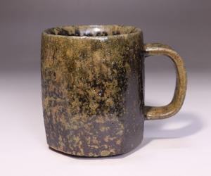 秋谷昌央 作 「黒マグカップ」