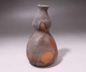 金重 愫 作 「備前瓢徳利」