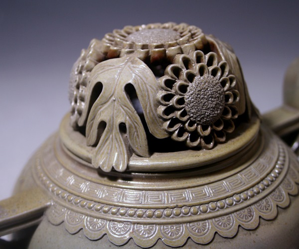 二代目藤原楽山 備前焼 青備前菊彫香炉 共箱 茶道具 岡山県重要無形