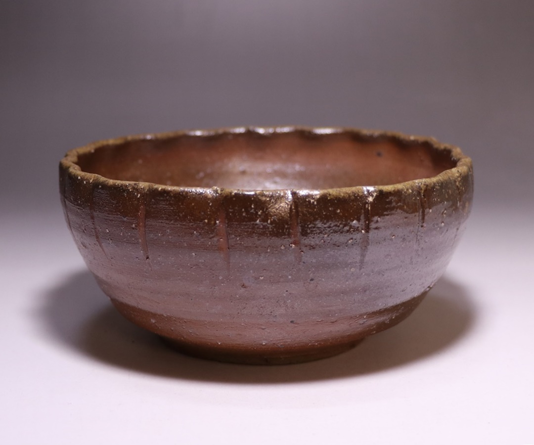 高力芳照作 「備前輪花鉢」