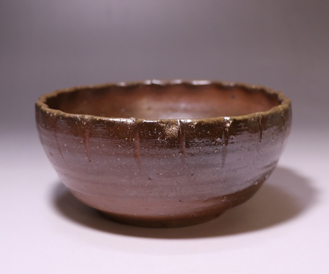 高力芳照作 「備前輪花鉢」