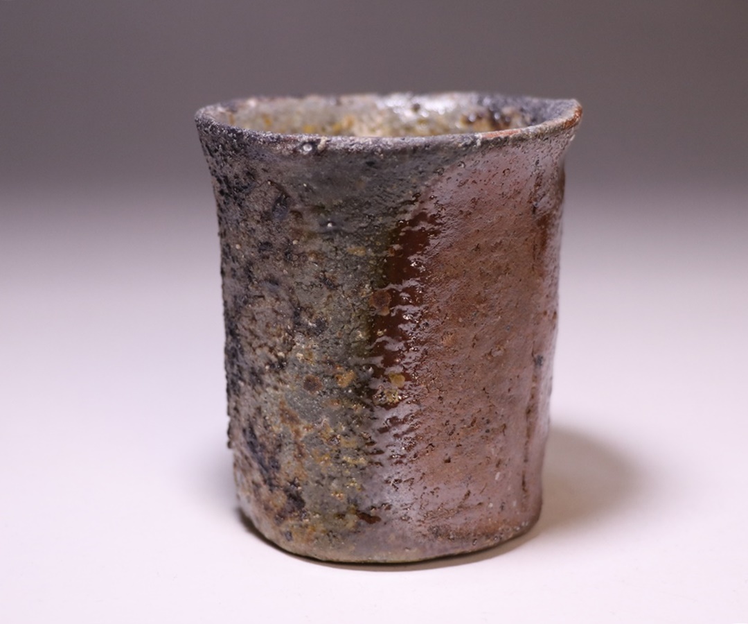 高力芳照 備前黒胡麻酒呑 ぐい呑 高力芳照 作 「備前火襷酒呑」 ～備前焼専門卸小売店 川口陶楽苑～