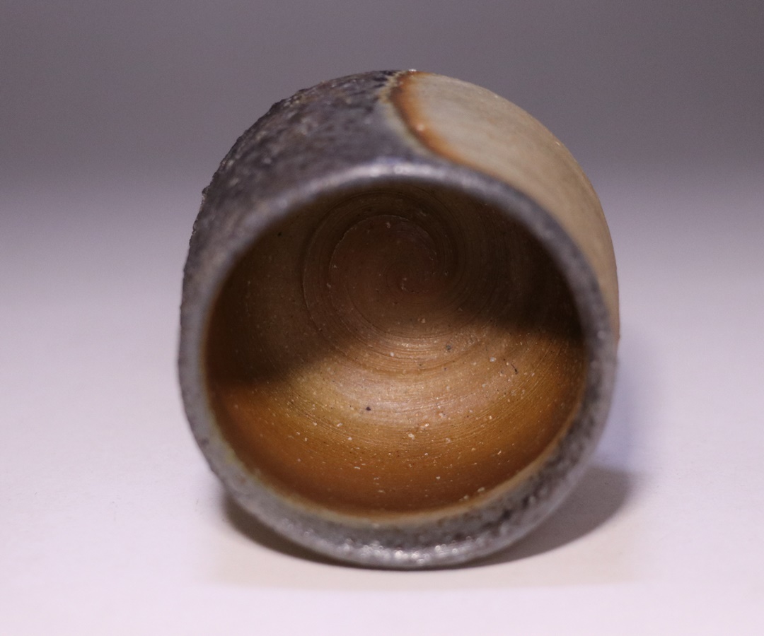 高力芳照作 「備前窯変酒呑」