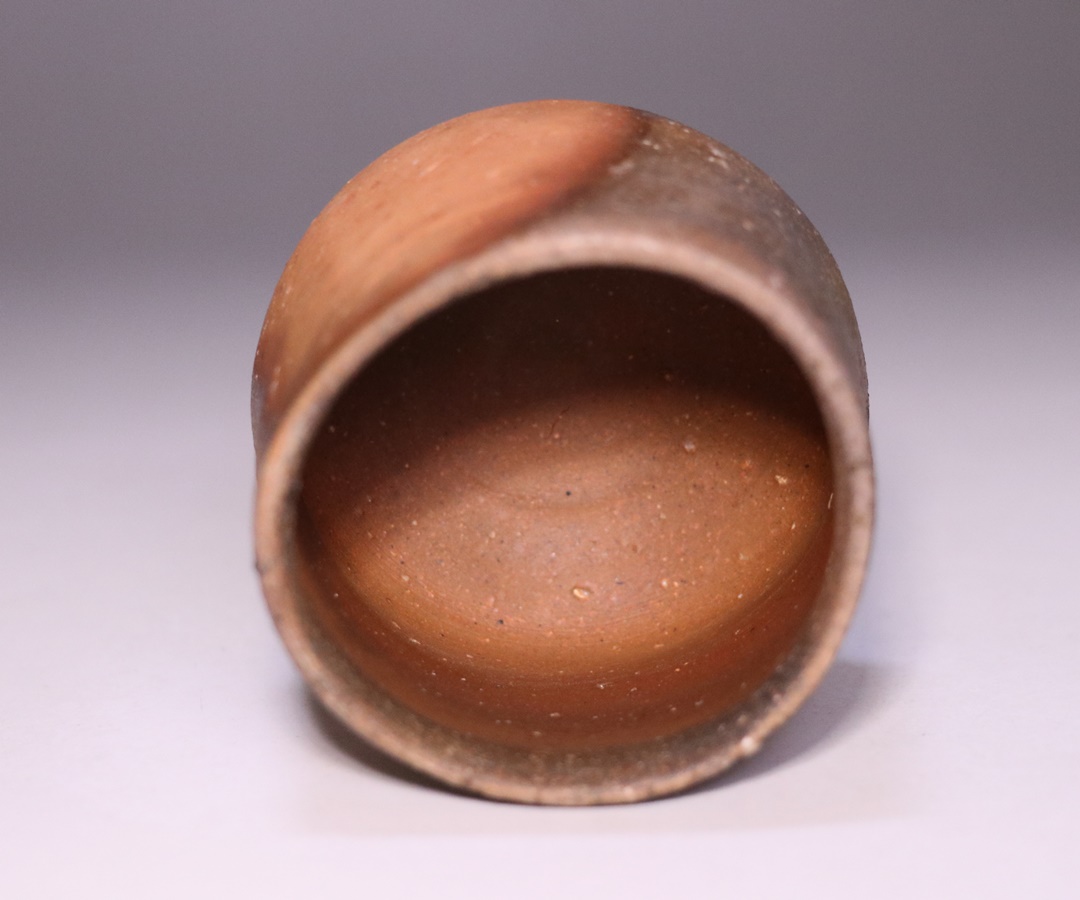高力芳照作 「備前窯変酒呑」