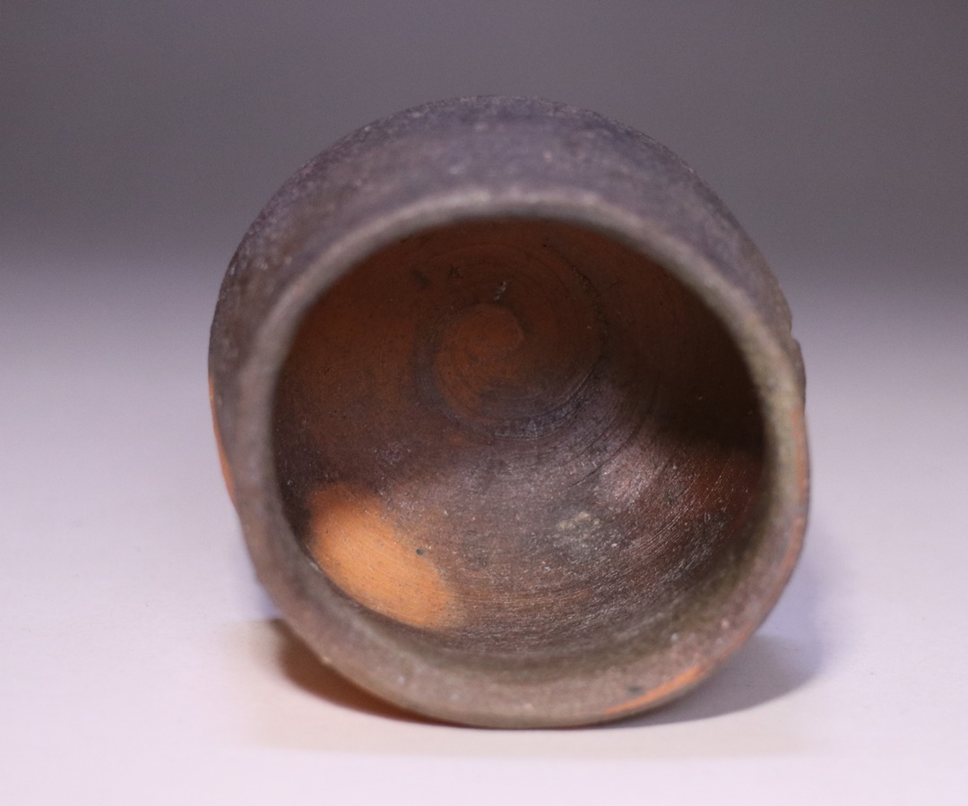 高力芳照作 「備前窯変酒呑」